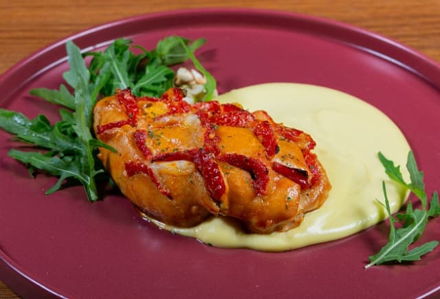 FRANGO COM PURÊ DE MANDIOCA