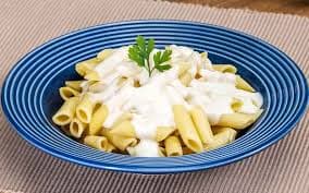 MACARRÂO AO MOLHO BRANCO